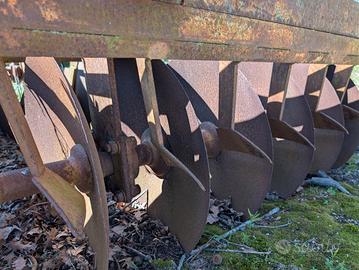 Erpice a dischi (Frangizolle) a "V" con Pistone