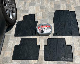 Set tappetini in gomma e catene da neve Mazda CX30
