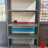 Si vende scaffale