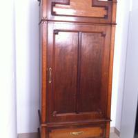 Armadio in legno fine 800