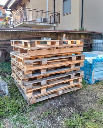 N 10 Pallet robusti per trasporti 100x120 circa 