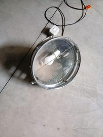 Faro industriale da teatro