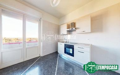 TRILOCALE CON BALCONI: LUMINOSO E BEN DISTRIBUITO!