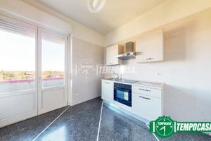 TRILOCALE CON BALCONI: LUMINOSO E BEN DISTRIBUITO!