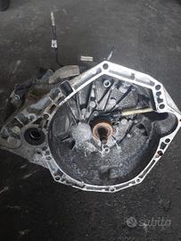CAMBIO MANUALE USATO DACIA DUSTER 1.5 TD 6 M 1° S