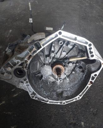 CAMBIO MANUALE USATO DACIA DUSTER 1.5 TD 6 M 1° S
