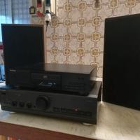 Amplificatore e compact disc Technics