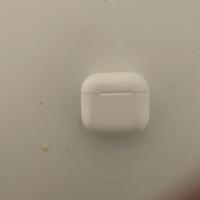 Airprods 4 solo parte sinistra