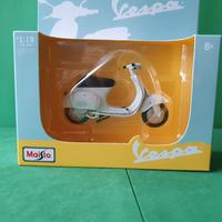 maisto Piaggio Vespa 50 special 1:18