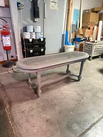 Tavolo ovale shabby da caffè