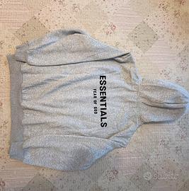 Felpa  essentials taglia S prezzo trattabile