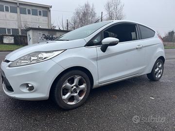 Ford Fiesta 1.4 16V 3p. Bz.- GPL Titanium Bs.