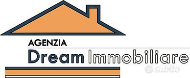 Appartamento con spazio esterno in Via Frezza