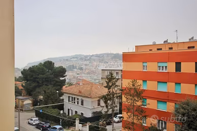 Stanza - Camera a Ancona Via Montesanto 4 locali