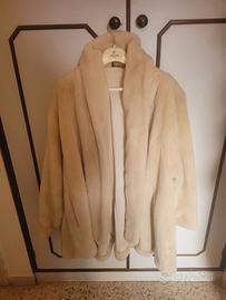 Pelliccia bianca Romans 2000 diffusione moda