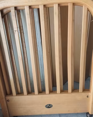 Culla in legno.