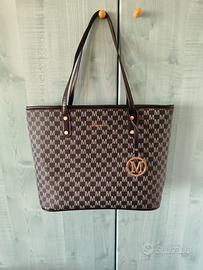 Borsa shopper elegante e capiente 