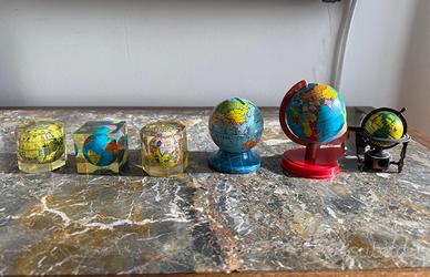 Collezione di sei piccoli mappamondi