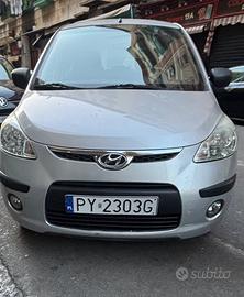 Hyundai I 10  automatica entra leggi