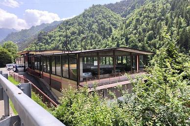 Immobile di 650 m² con 3 locali a Gorno