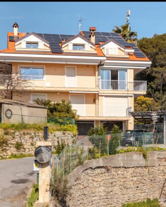 Appartamento vista mare parcheggio gratuito