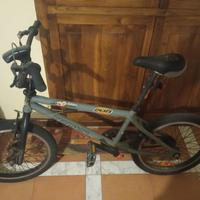 bicicletta BMX  prezzo trattabile 