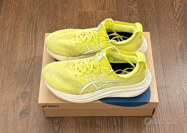 Scrape asics gel nimbus 27 da uomo