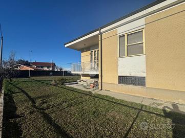 3 LOCALI A CARMAGNOLA