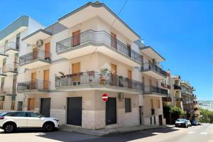 4 LOCALI A PUTIGNANO