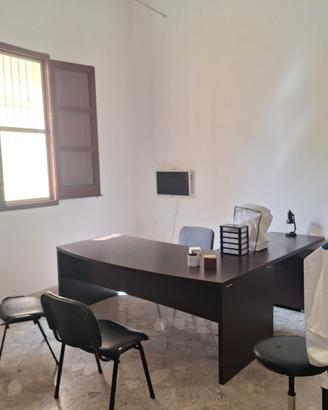 Ufficio 3 vani + wc doccia Viale Europa