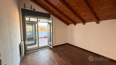 Mansarda 50 mq,piano 3° con terrazzo 20 mq