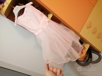 Abito elegante per passeggiate estive o per cerimo