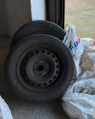 Gomme da neve con cerchio in ferro