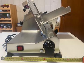 Affettatrice semi professionale
