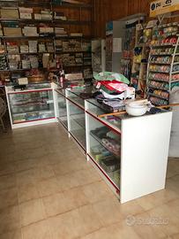 Arredamento negozio di Merceria e filati.