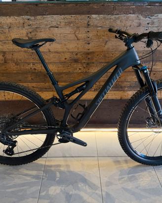 SPECIALIZED a Stumpjumper Carbon