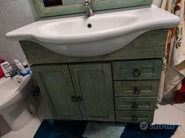 Mobile da bagno con lavabo