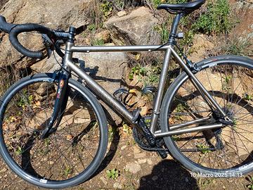 BICI DA CORSA IN TITANIO CARRARO - LATEMAR -