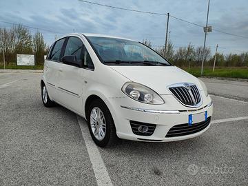 Musa GPL Bluetooth, clima bi-zona e sensori post