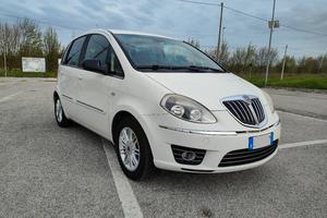 Musa GPL Bluetooth, clima bi-zona e sensori post