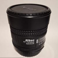 Nikon AF-D Fisheye Nikkor 16mm. f2,8 obiettivo