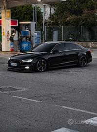 Audi a4 allestimento s4