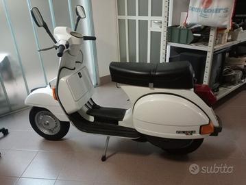 Vespa p125x arcobaleno