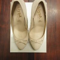 Scarpe con tacco da donna.