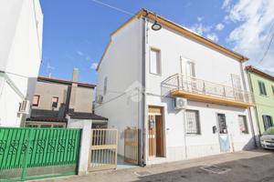 CASA INDIPENDENTE A CAMPOMARINO
