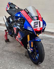 Yamaha R1 immatricolata 2023 pronto pista