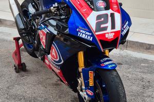 Yamaha R1 immatricolata 2023 pronto pista
