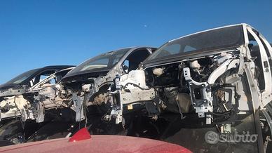 Scocche auto varie per tagli lamiera