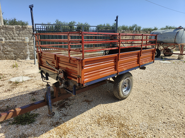 Rimorchio agricolo ribaltabile manuale