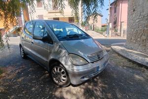 Mercedes Classe A passo lungo per neo patentati
